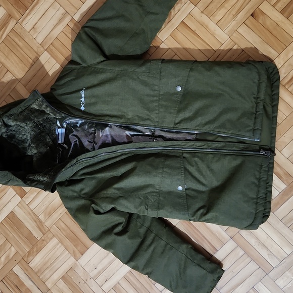 Winter jacket for 7/8 year old - Picture 4 of 5